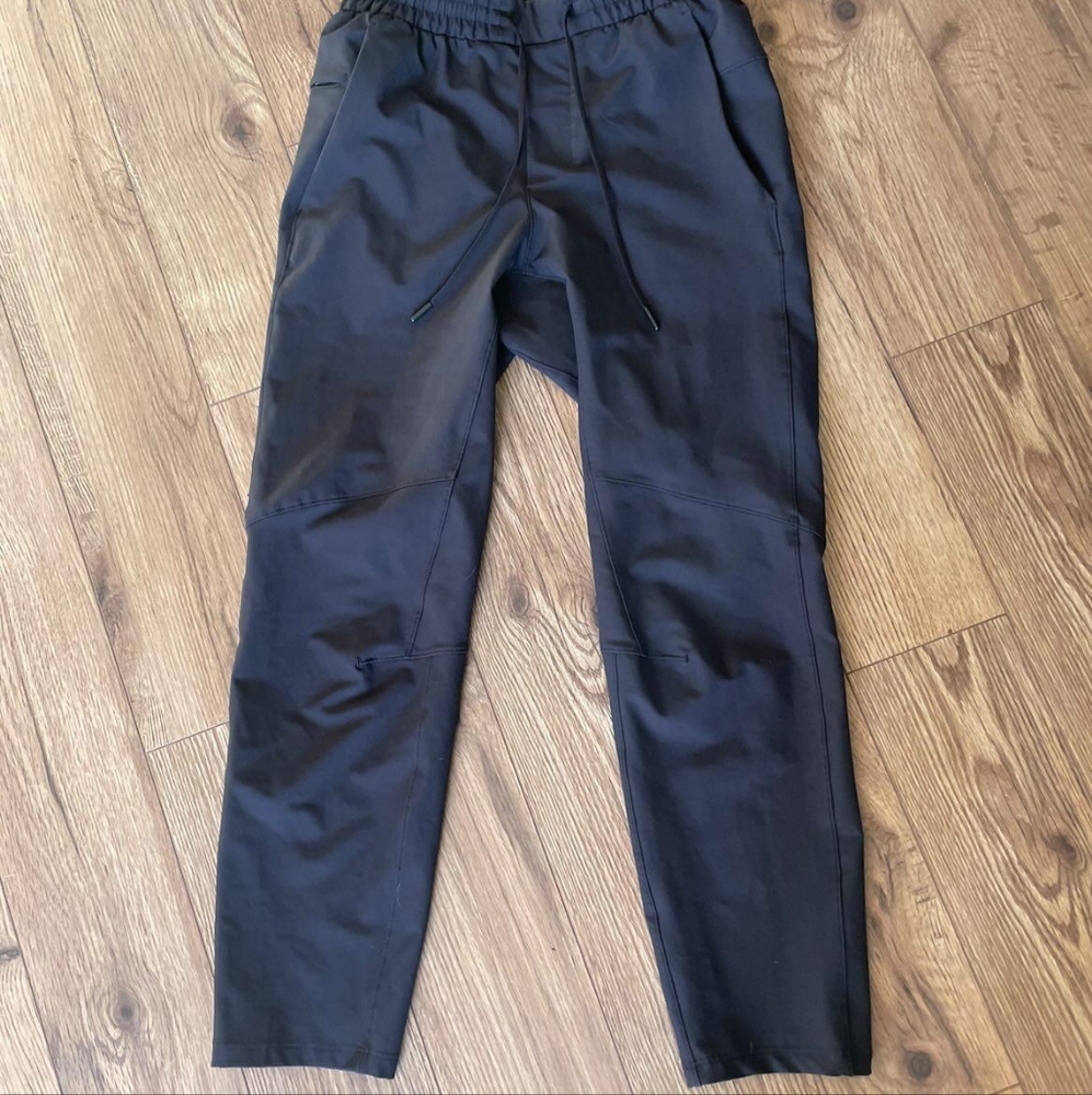 Lululemon License to Train Jogger, XS, Black, 27"